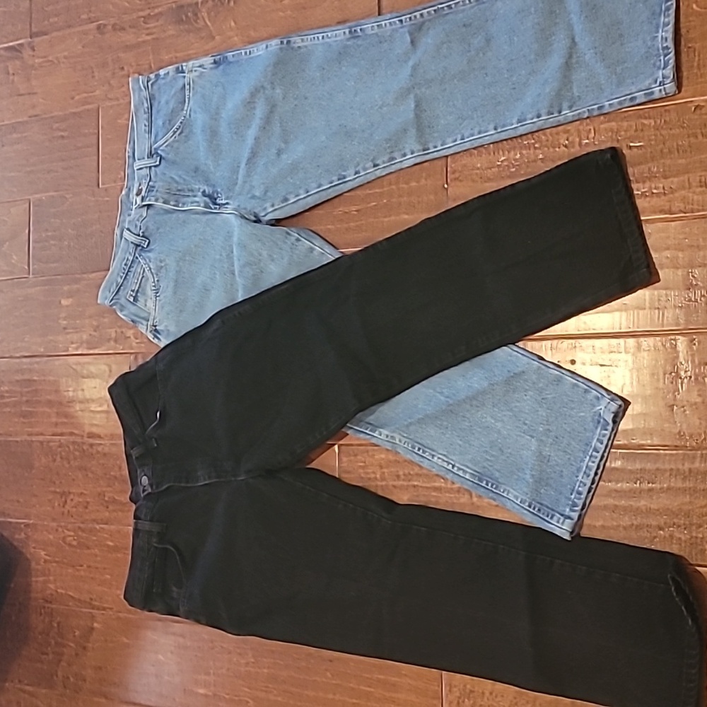 EUC 2 PAIRS OF RUSTLER JEANS